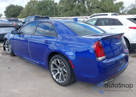 2018 Chrysler 300 300S z USA, uszkodzony, nr VIN 2C3CCABG7JH243858